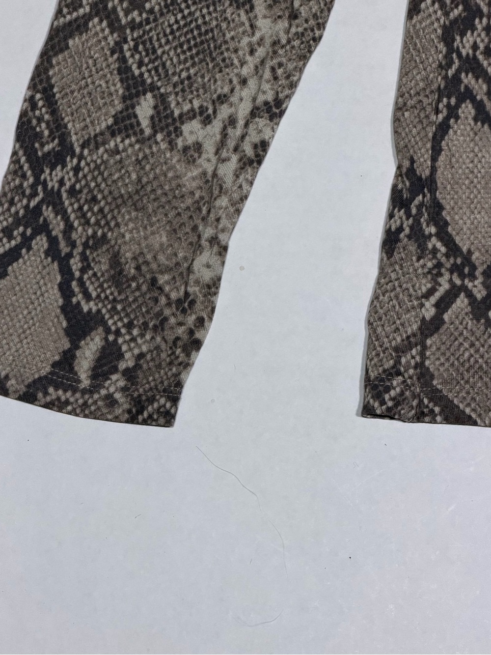 Reitmans Brown and Black Snake-Print Mock Neck Top 🐍 - Picture 4 of 6